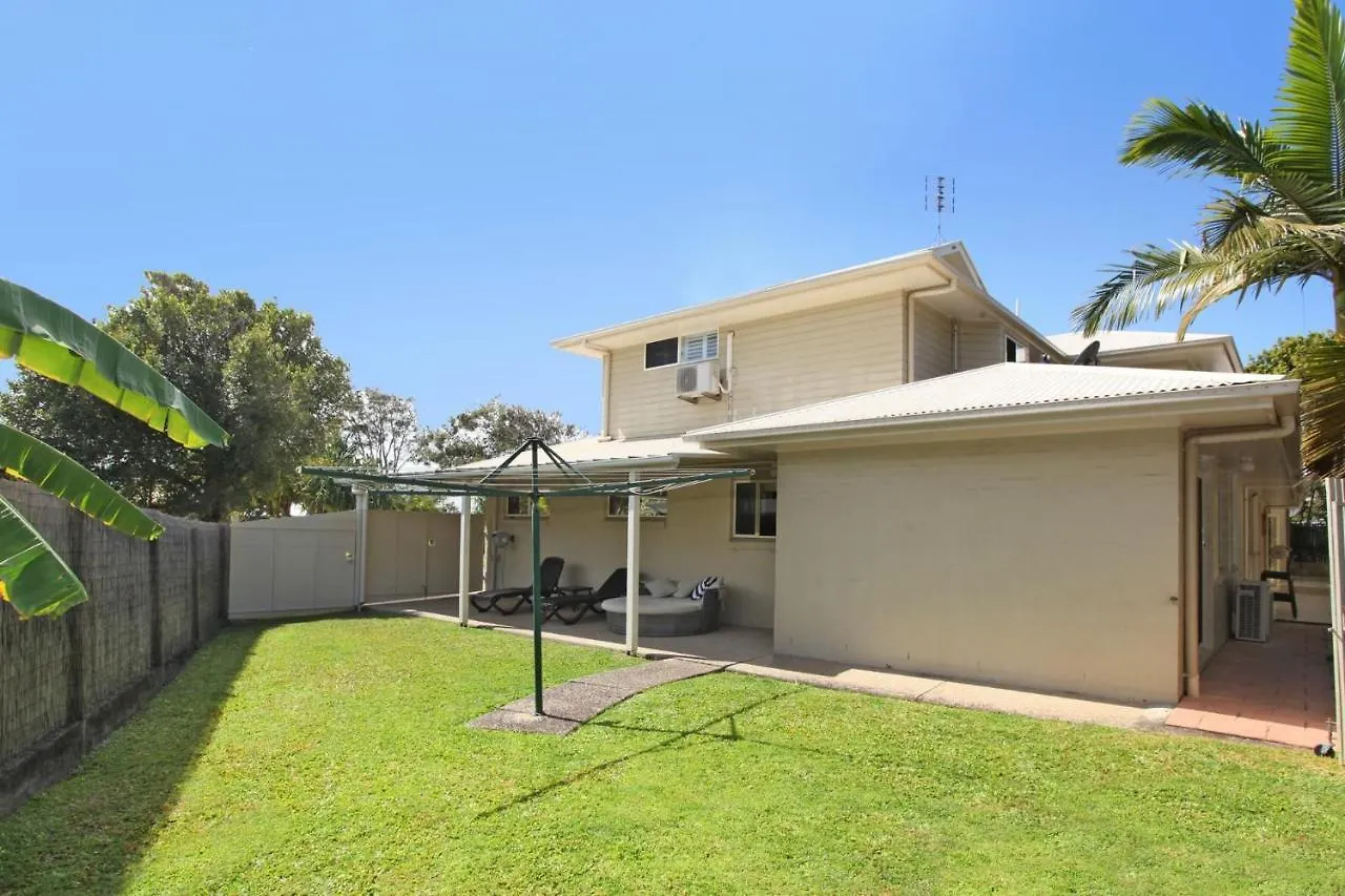 11 Dalmor Court Vila Coolum Beach 0*,